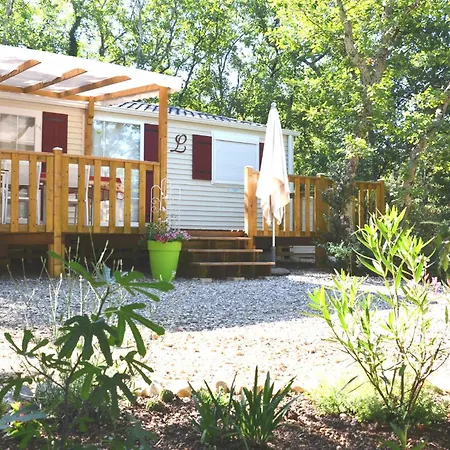 Camping Le Clos Des Capitelles