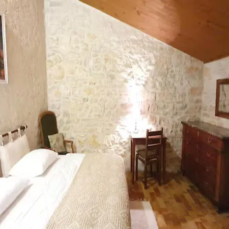Le Clos Des Capitelles Campingplatz Saint-Privat-de-Champclos