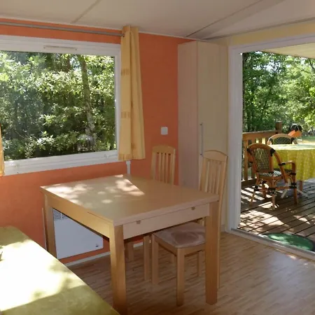 Le Clos Des Capitelles Campsite