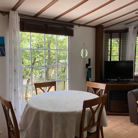 Campingplatz Le Clos Des Capitelles *