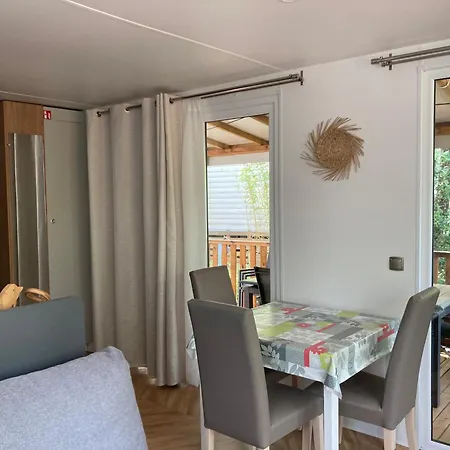 Kamp alanı Domaine Le Clos Des Capitelles Saint-Privat-de-Champclos